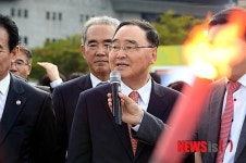 불꽃 신호기 법령 묻는 정홍원 총리