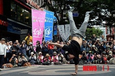 명동에 나타난 티아이피 크루