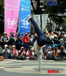 명동 한복판의 비보잉 공연