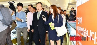 최성준 위원장, 휴대폰 판매 대리점 점검 나서