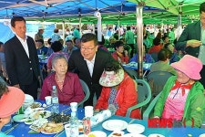 박일호 밀양시장, 어르신 건강하세요