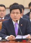 답변하는 법무장관