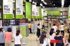규제·포화 이중고…대형마트 창고형 할인매장에 기대