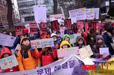 정기수요집회에 참석한 많은 학생들
