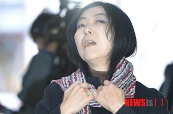 소환 조사받는 신은미