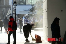 먼지 가득한 롯데몰 동부산점