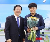 대전 서구, 플루트연주자 김유빈군 초청·격려