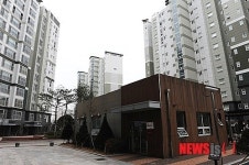 잇따른 아동학대 사건에 부모협동조합형 어린이집 눈길