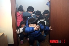 코와 입을 막고