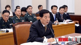 질의 답하는 한 장관