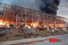 화성 식품제조공장서 화재…인명피해 없어
