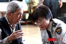 민심에 귀 귀울이는 김춘숙 흥업지구대장