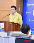 구제역 브리핑하는 이천일 축산정책국장