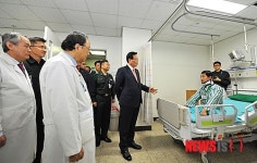 국군수도병원 방문한 국회의장