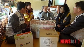 한적 경남지사, 설 맞아 이산가족 위문품 전달