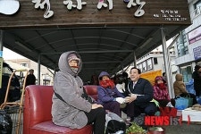 정자시장 방문한 박천동 북구청장