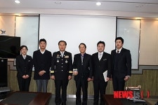 춘천소방, 응급의료장비 기증 업체에 감사패 전달