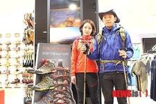 창고 대방출, 아웃도어 구경하세요
