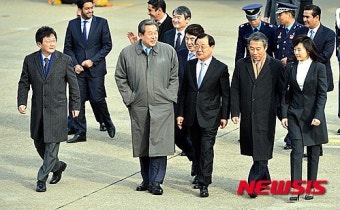 박근혜 대통령 해외순방 환송 마친 환송인사들