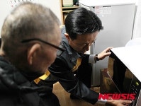 전자레인지 설치해주는 김덕수 사장