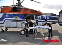 군산해경, 운항 끊긴 섬에서 응급환자 긴급 후송