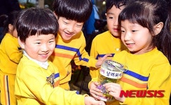 나비가 신기한 어린이