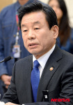 근조리본 달고 모두발언 하는 박인용 장관