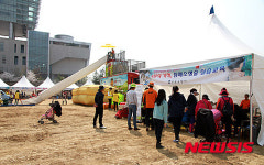 금천구청 앞 소방안전체험 부스 운영