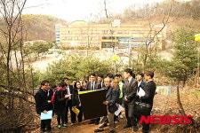 학교 옆 콘크리트연구소 건립 현장 법정 열려