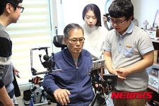 삼성전자, 상지 장애인을 위한 스마트폰 솔루션 두웰 개발