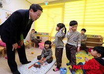대화하는 차성수 구청장