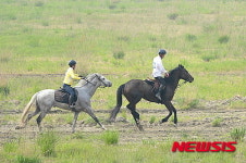 부안 승마대회, 코스를 달리는 두말