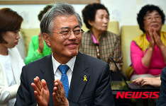 문재인 대표 박수