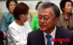 경청하는 문재인 대표