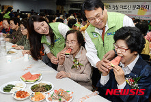 어버이날 맞아 지역어르신 무료배식 봉사