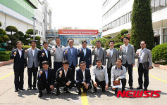 윤상직 장관, 고기능성 필름 생산하는 SKC(주) 수원공장 현장방문
