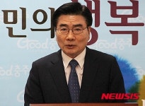 인사하는 베올리아 코리아 최진계 부사장