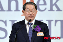 환영사하는 강호갑 중견기업연합회 회장