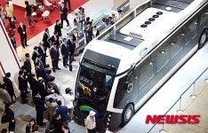 버스와 경전철 중간 개념 신교통 시스템