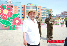 北김정은, 신축 원산고아원에 과일 선물