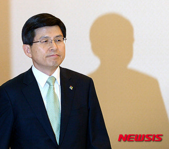 황교안 신임 국무총리 임명장 수여
