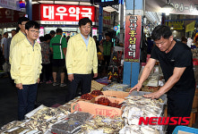 논산화지중앙시장 찾은 신원섭-황명선