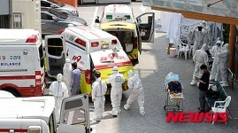 강동경희대병원 이송되는 메르스 의심 환자