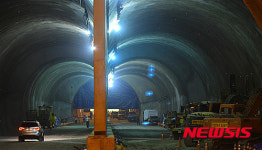 국내 최장 율현터널 50.3km 관통