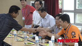 20년 전 삼풍백화점 현장을 같이했던 구조대원들