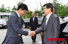 황교안, 화장품제조업체 방문