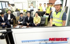 가양빗물펌프장 찾은 문재인 대표