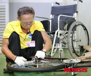 장인위한 길, 휠체어는 사치