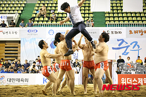 경북 상주 중학교 씨름부 코치, 학생 삽 폭행 의혹 경찰 수사