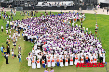 하모니카 연주자들이 만든 한반도